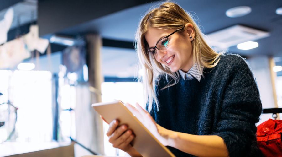 small business owner enjoying automated employee time tracking